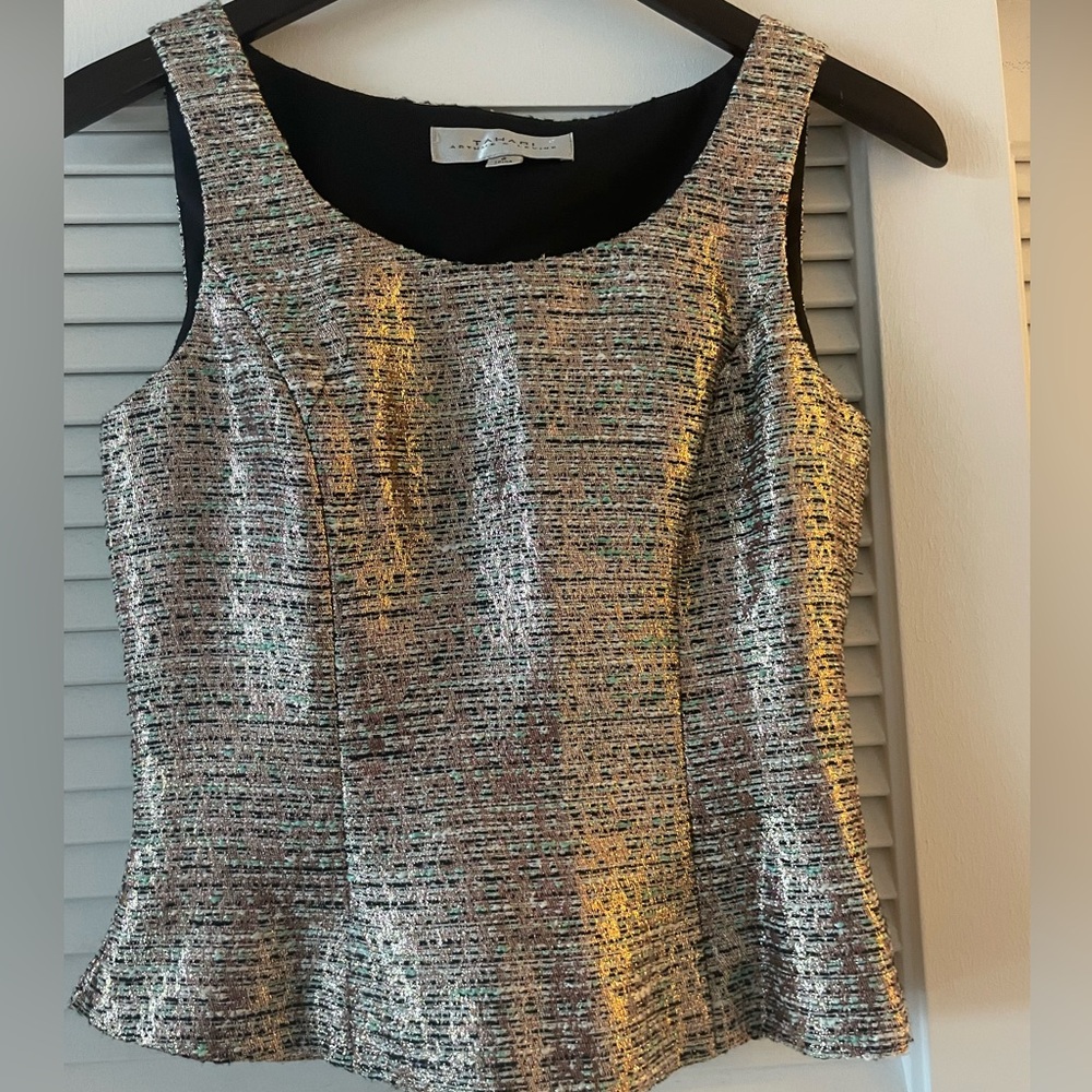 Evening top with side zipper.